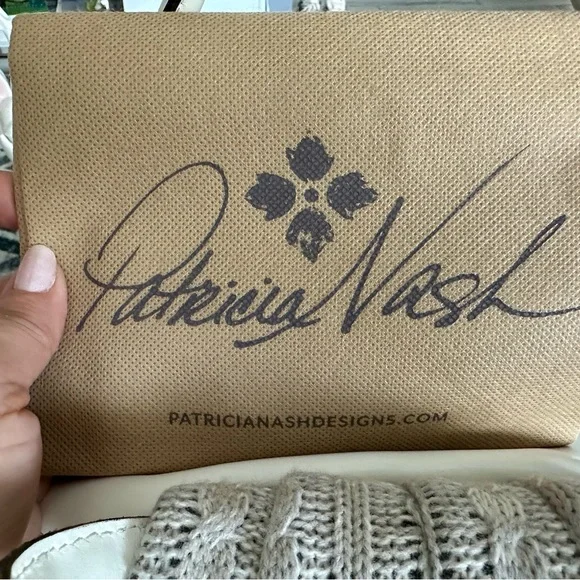 Patricia Nash White and Gray Shoulder Bag with Knit Texture - Picture 9 of 11